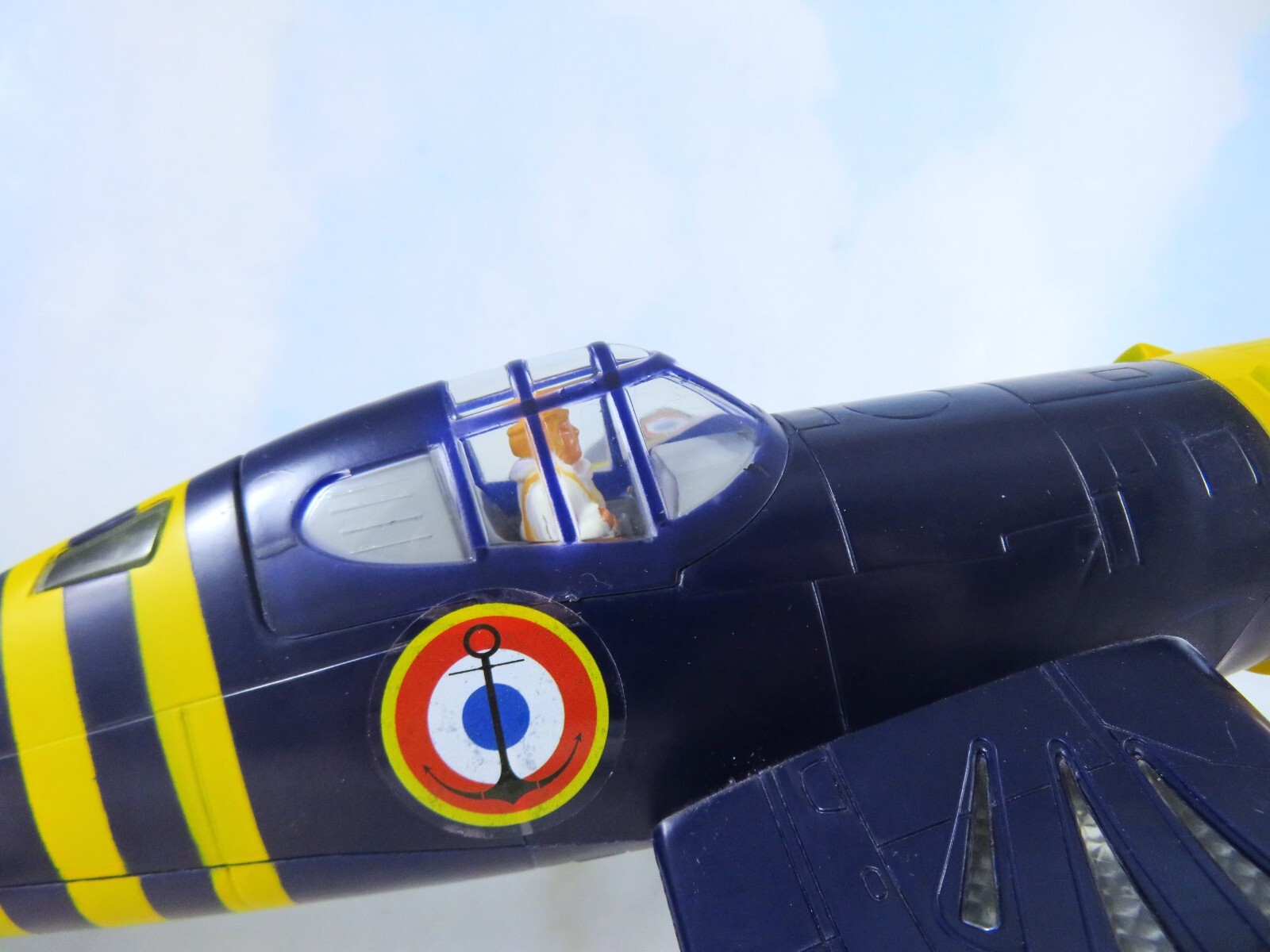 Kentoys Aircraft Vought F4U Corsair Lights Prop Spins Sounds French Navy 10″