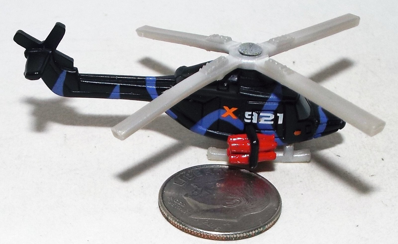 Small Micro Hot Wheels Plastic Military Westland Lynx Helicopter Black/Blue Camo