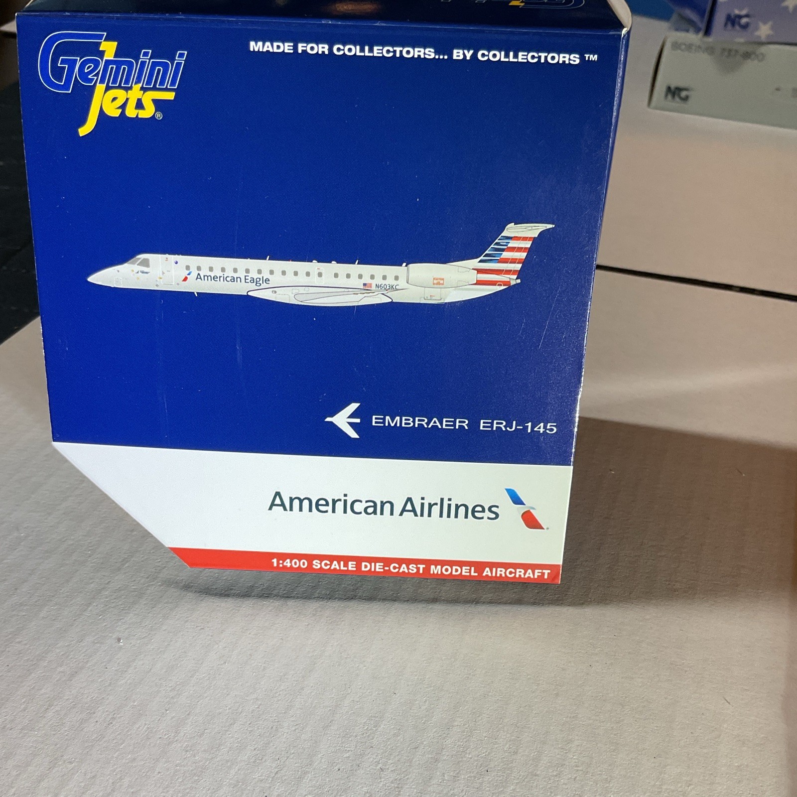 GeminiJets American Airlines Embraer ERJ-145 1:400 Diecast w/ Case GJAAL2035