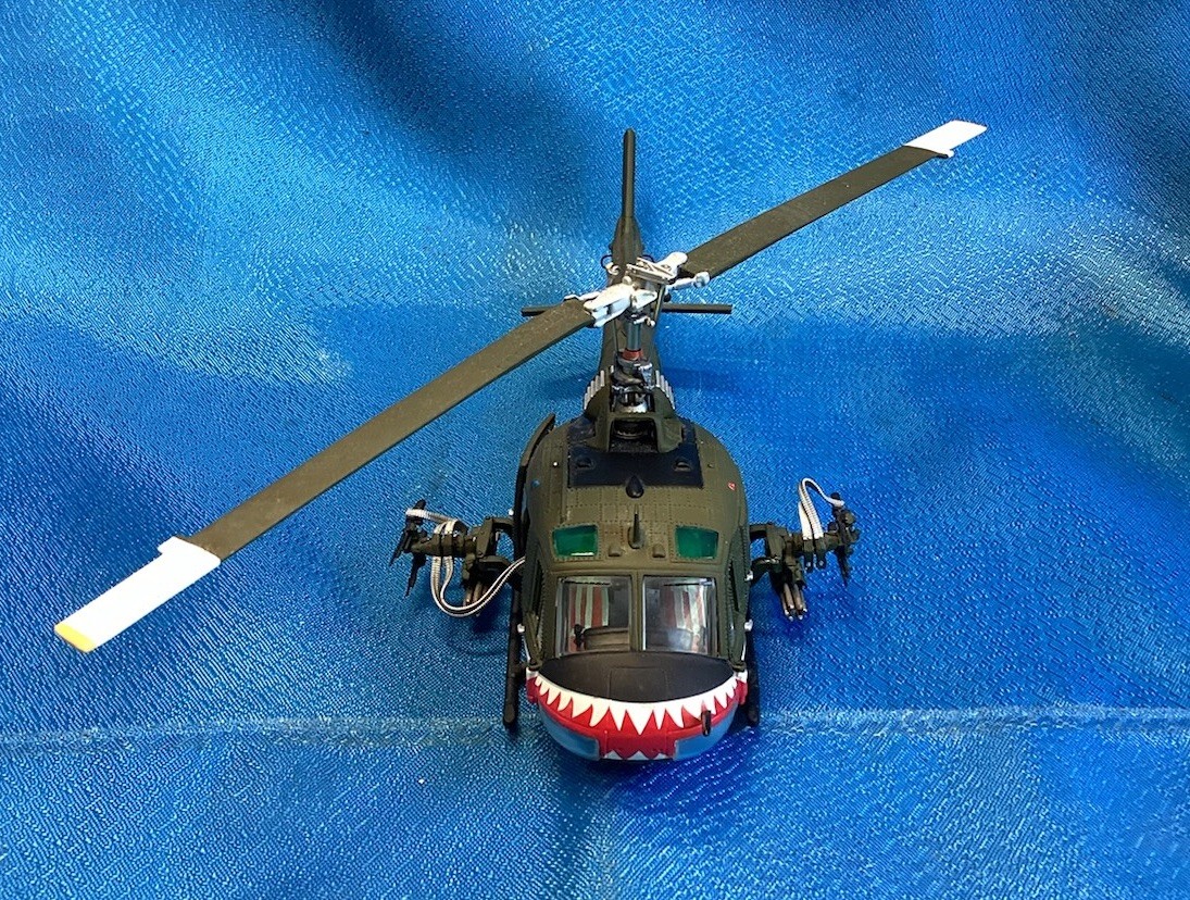 1/48 SCALE MODEL FRANKLIN MINT HUEY UH-1B ATTACK HELICOPTER CHOPPER GUNNER