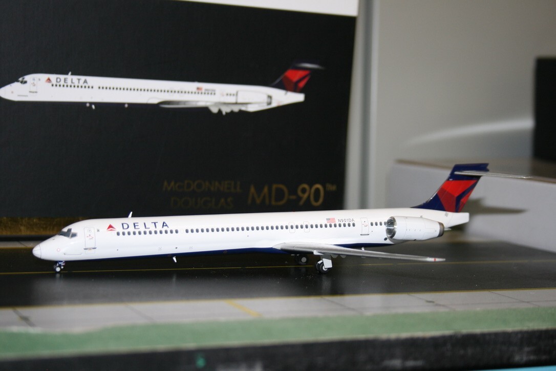 Gemini Jets 1:200 Delta Airlines McDonnell Douglas MD-90 N901DA (G2DAL436)
