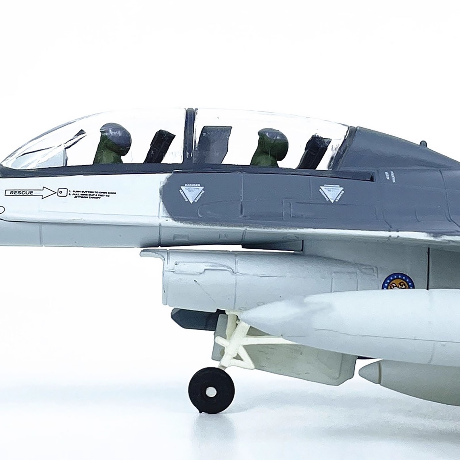 F-16D Fighter Jet Aircraft Model 1/72 Scale For US Air Force Alloy Diecast 21cm