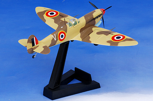 37220 Easy Model Spitfire Mk V 1/72 Model RAF No.328 Sqn