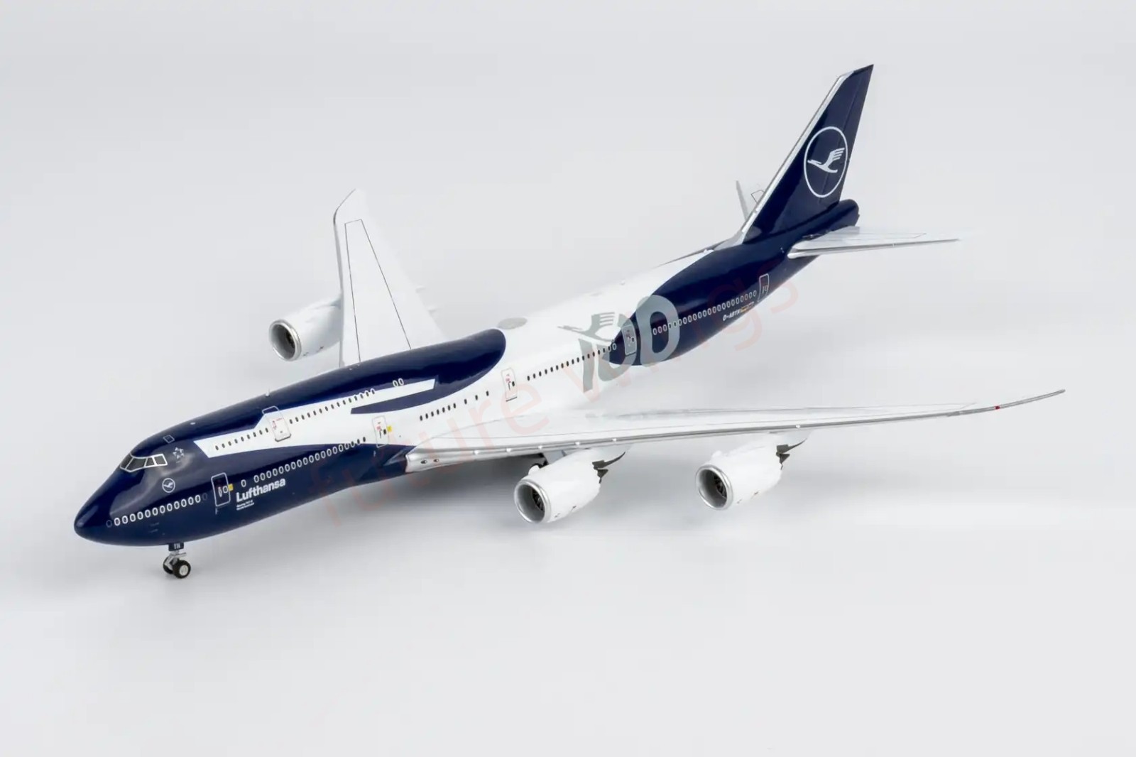 1:400 NG Models NG78046 Lufthansa Airlines B747-8i D-ABYN+Free Tractor