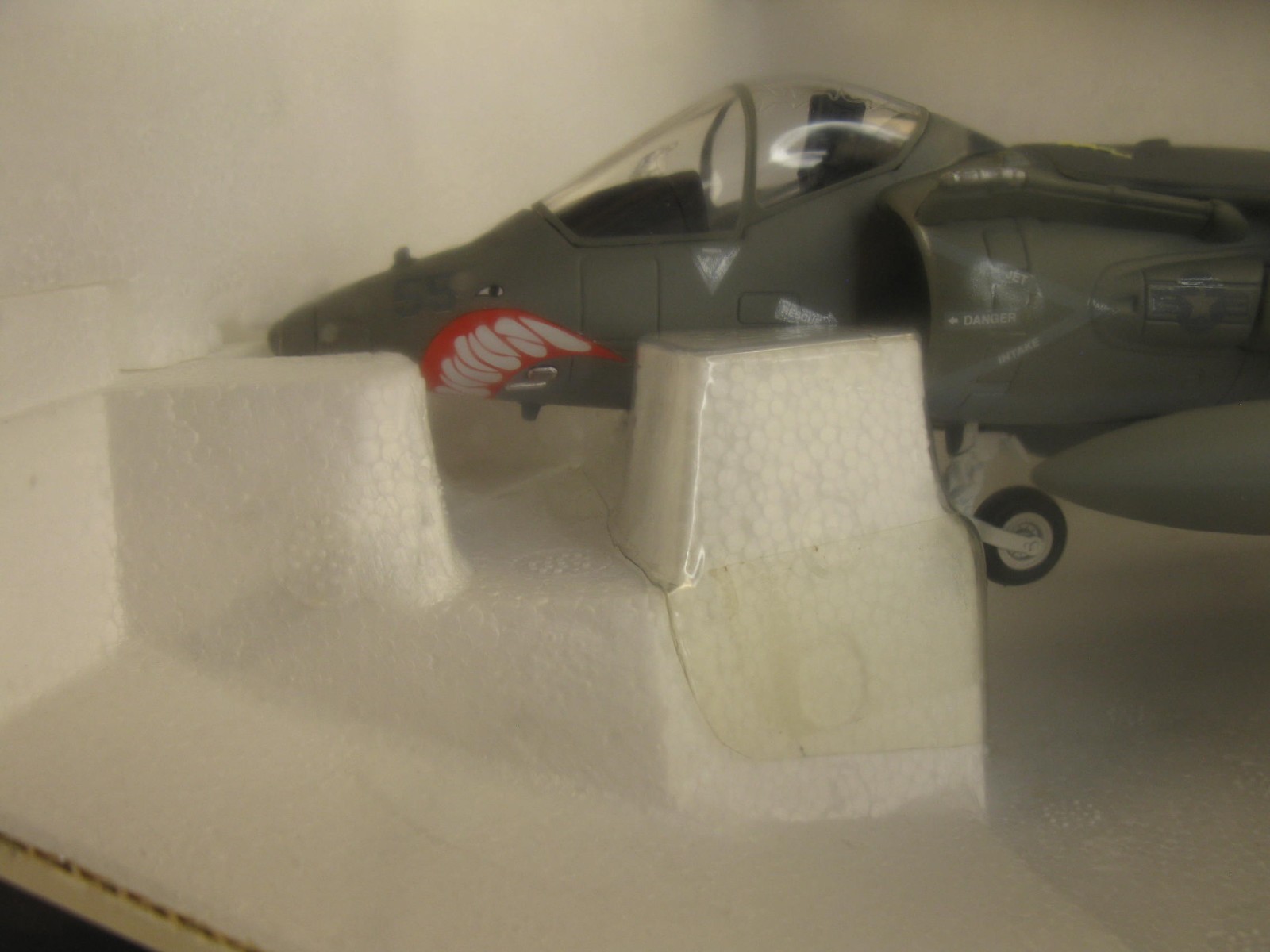 Armour/Franklin Mint 1:48 BAe AV8 Harrier II USMC VMA-311 Tomcats B11B550