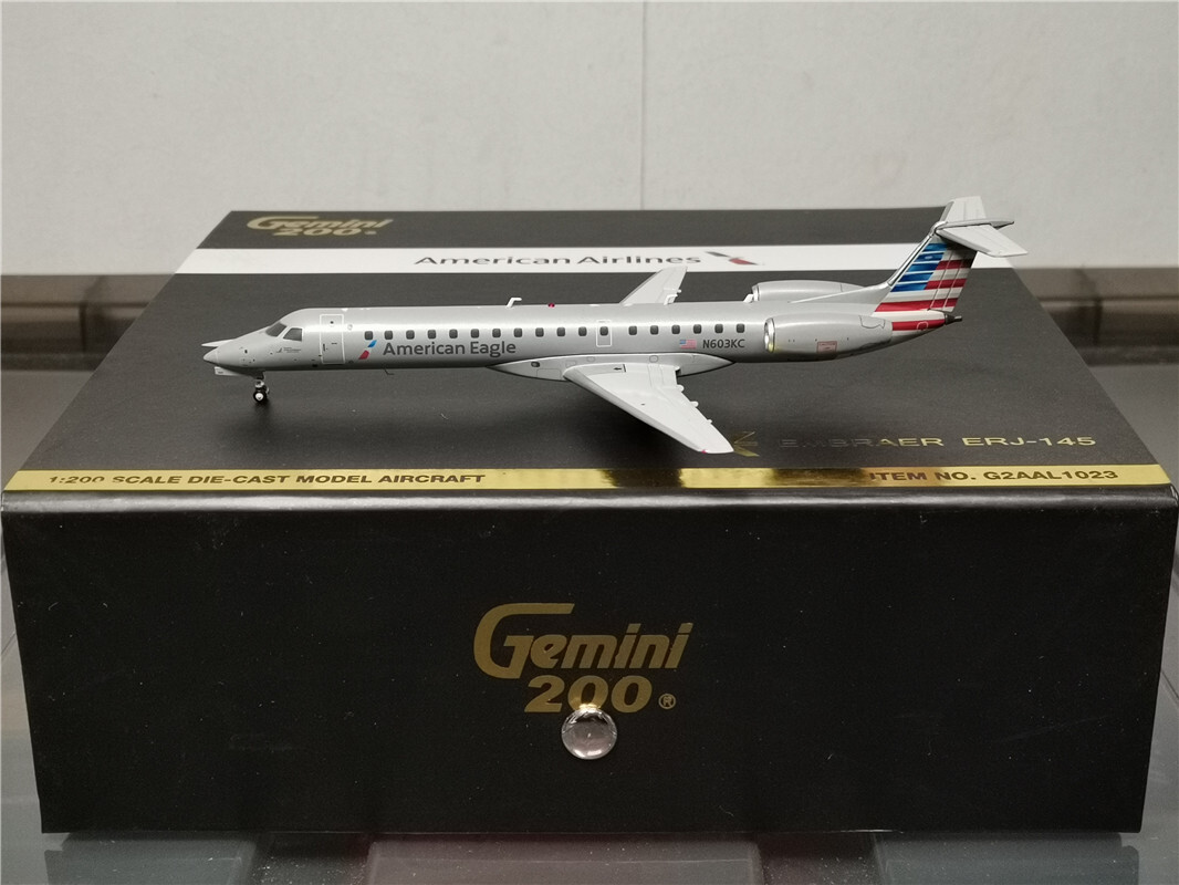 1:200 Geminijets American Airlines EMBRAER ERJ-145 Plane Diecast Aircraft Model