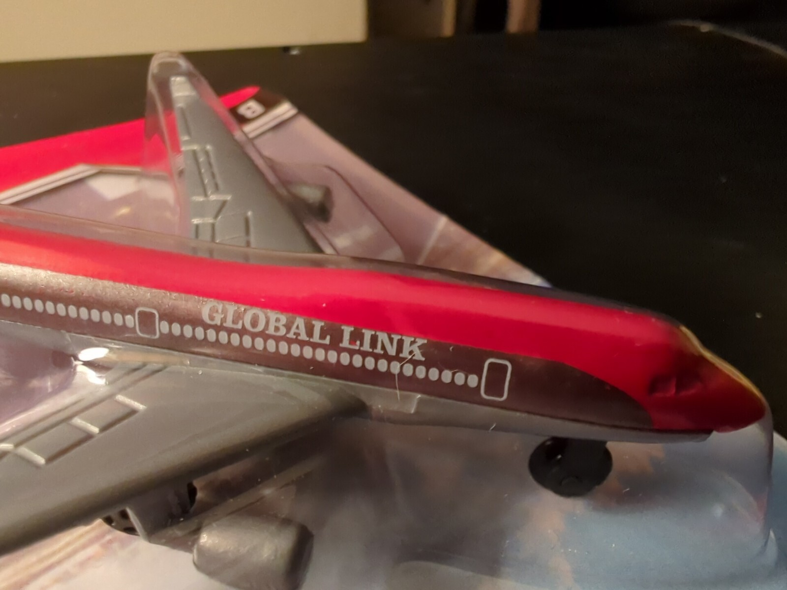 STUNNING GLOBE LINK 4″ LONG AIRPLANE BY AIR POWER NEW ON CARD W/ LANDING GEAR