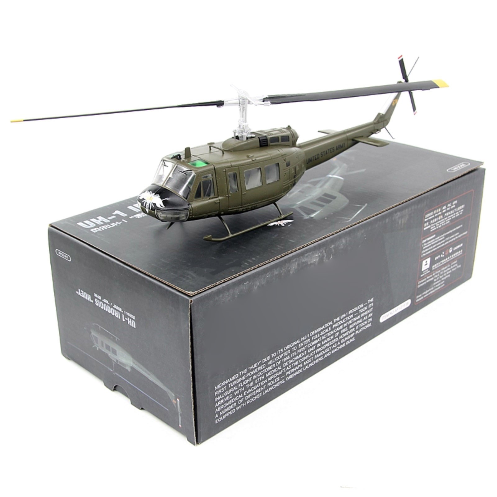 Detailed Collector’s UH-1 Iroquois Helicopter Model 1:48 Scale Rotating Blades