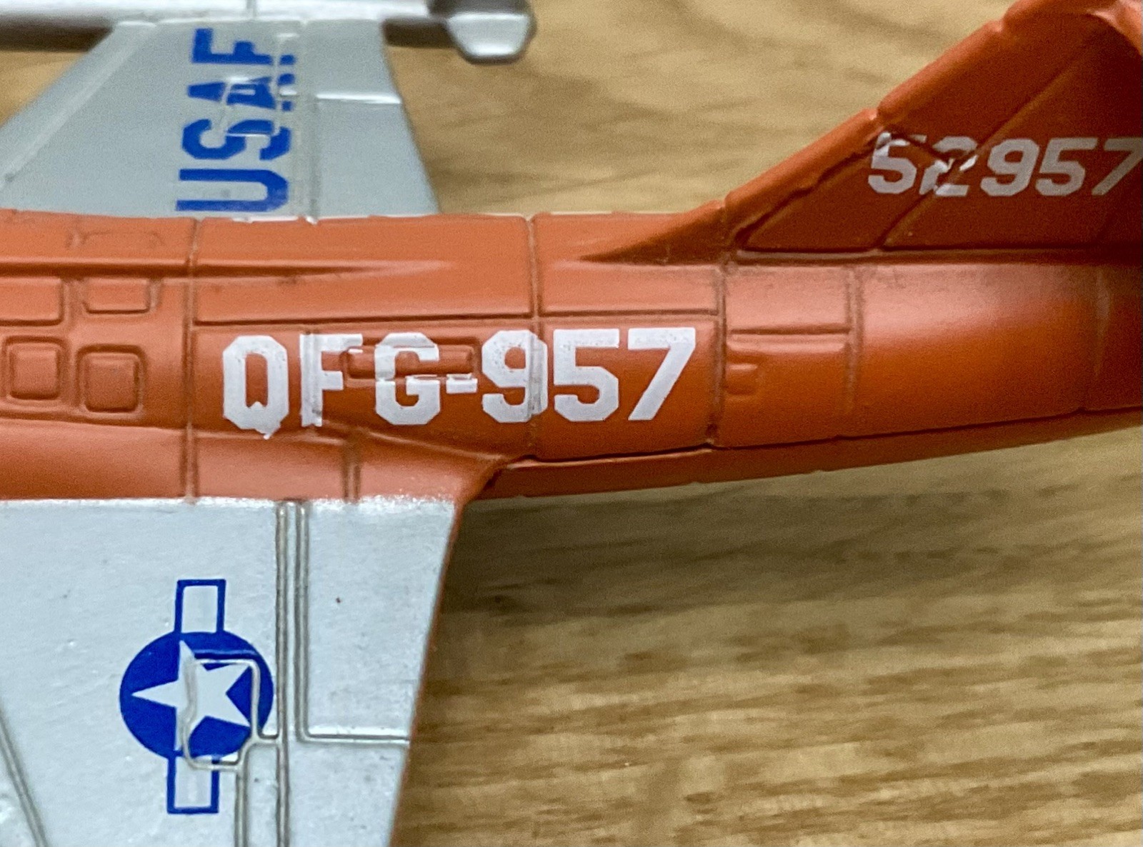 Maisto Toy Diecast Model Aircraft 1:130 Lockheed Starfighter F104 USAF Orange