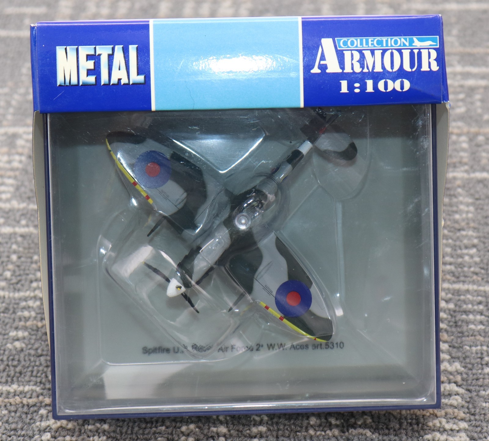 Armour Collection Spitfire UK Royal Air Force WW2 Aces 1:100 New in Box