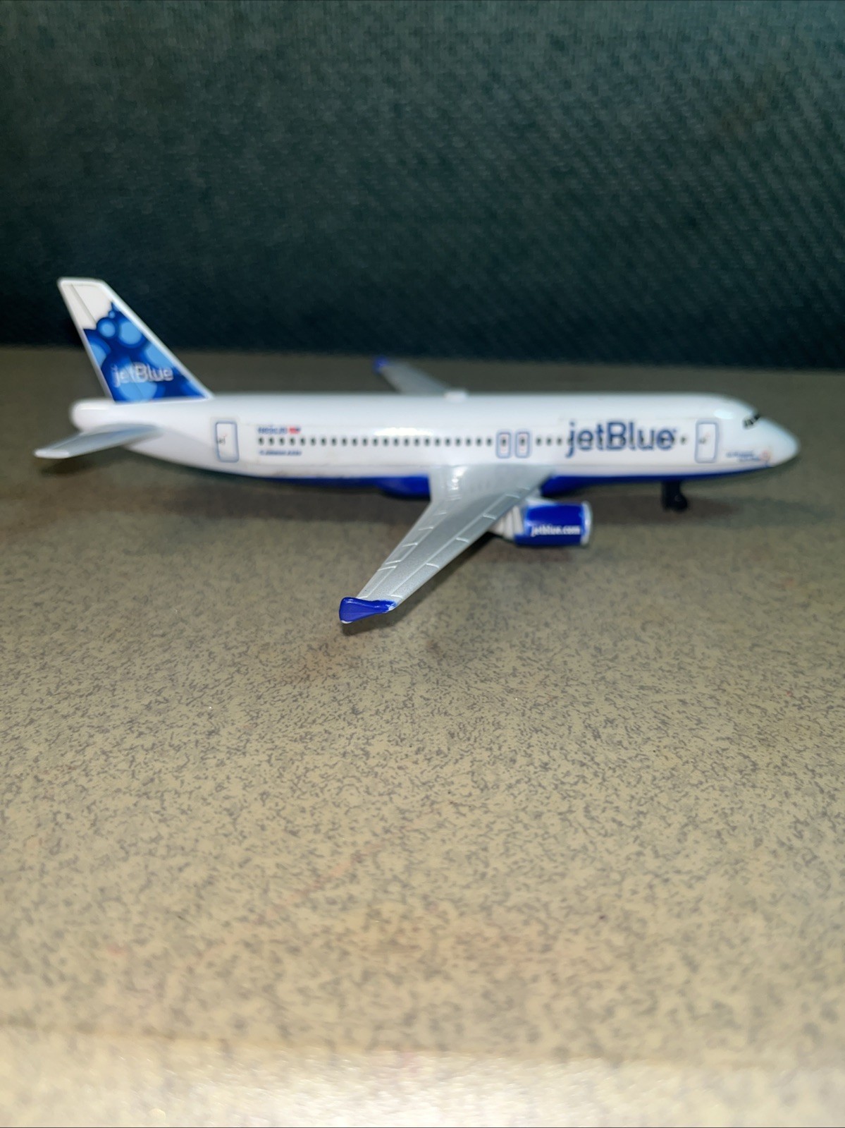 Jet Blue Die Cast Plane 1:32