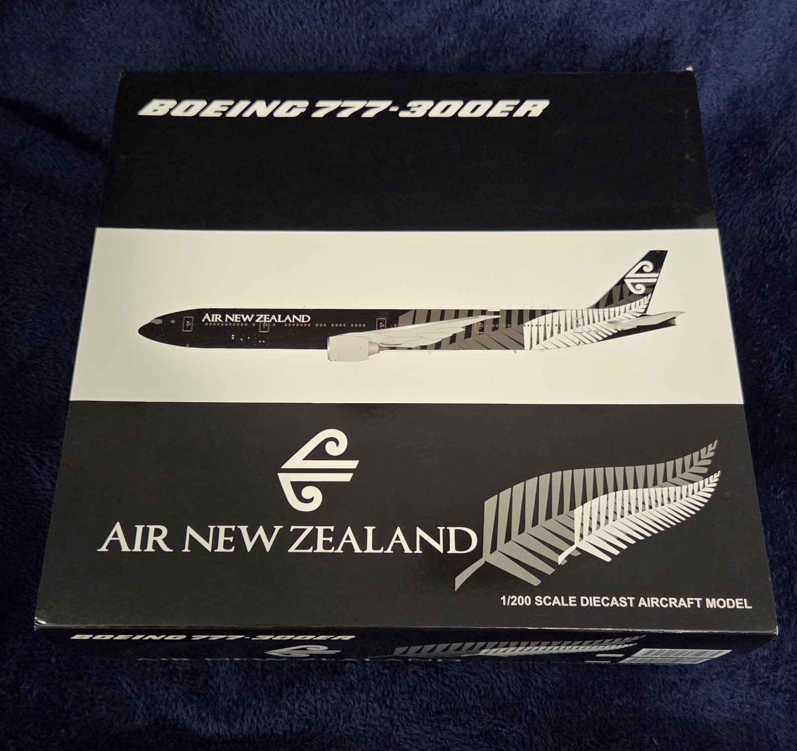 JC Wings 1:200 Air New Zealand Boeing 777-300ER “All Blacks” ZK-OKQ