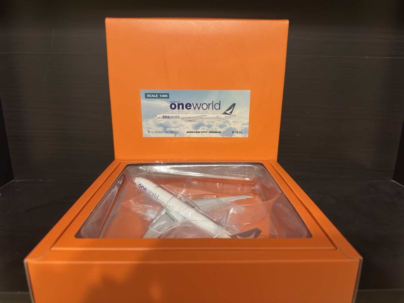JC Wings 1:400 Cathay Pacific Boeing 777-300ER B-KQI EW477W003A