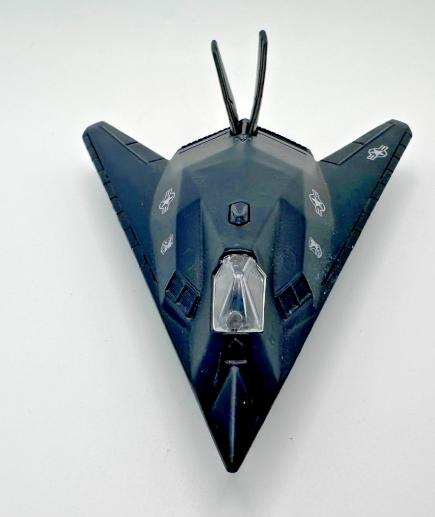 Maisto USAF F-117A Stealth Nighthawk Stealth Military Plane Black