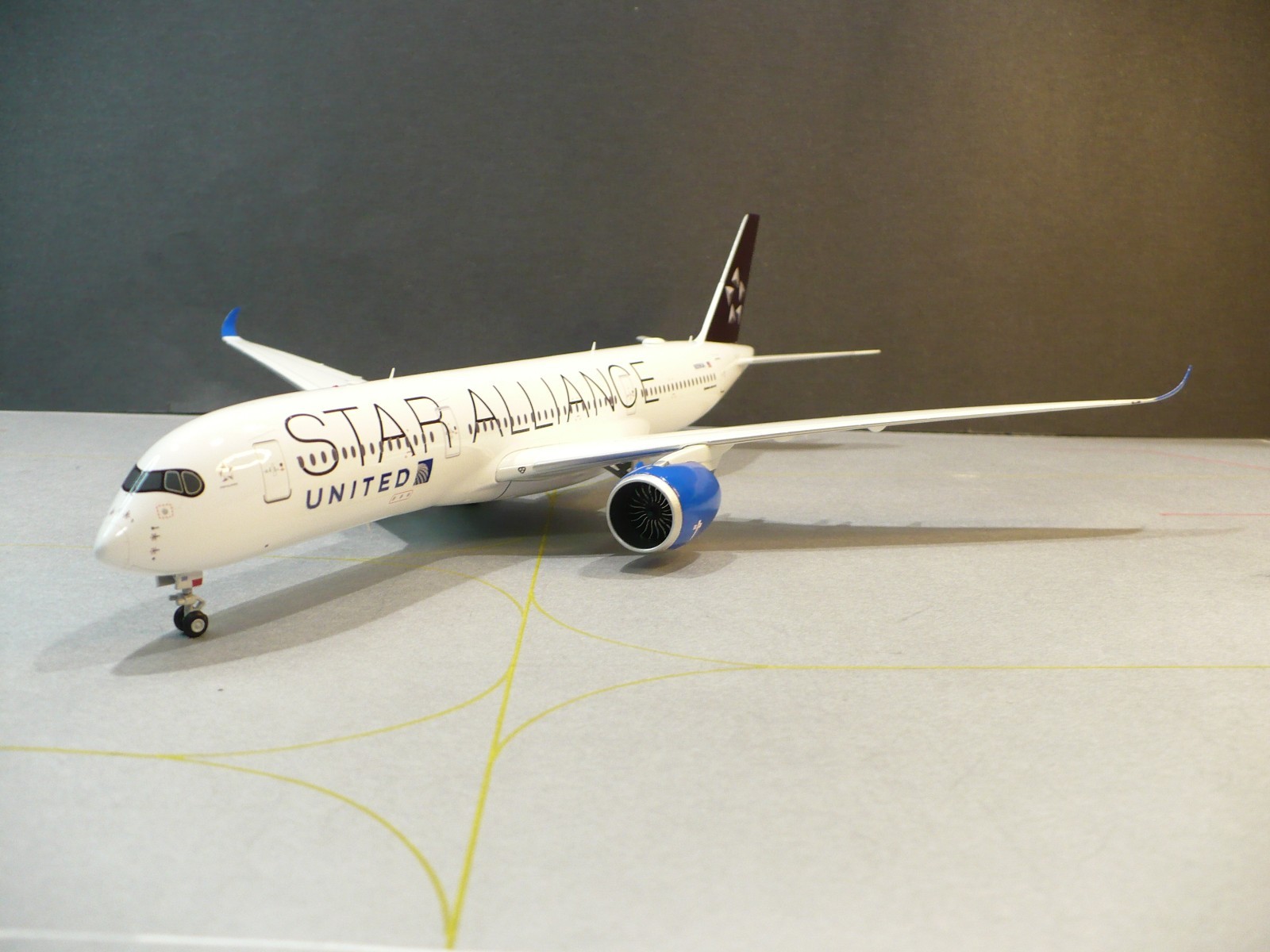 1:200 JC Wings CUSTOM United Airbus A350-900 Star Alliance N359UA