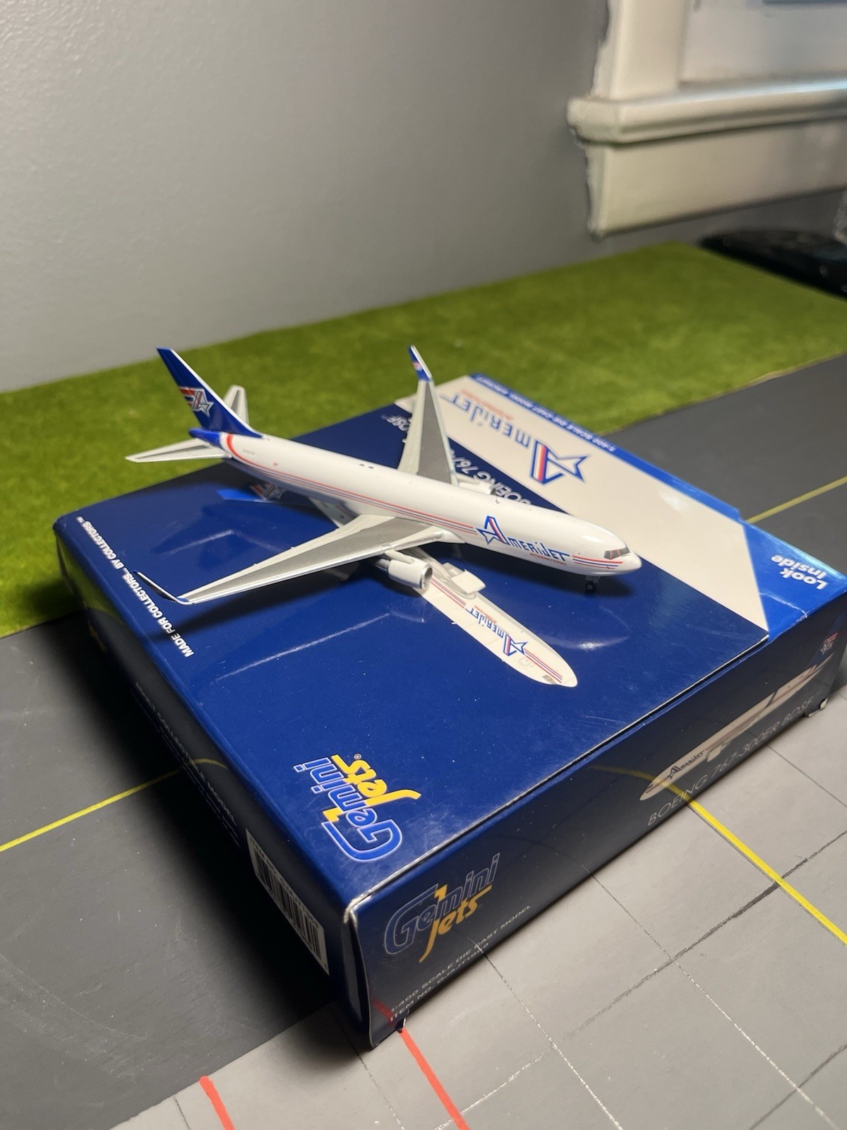 1:400 GeminiJets AMERIJET BOEING B767-300ER Airplane Diecast Aircraft Model