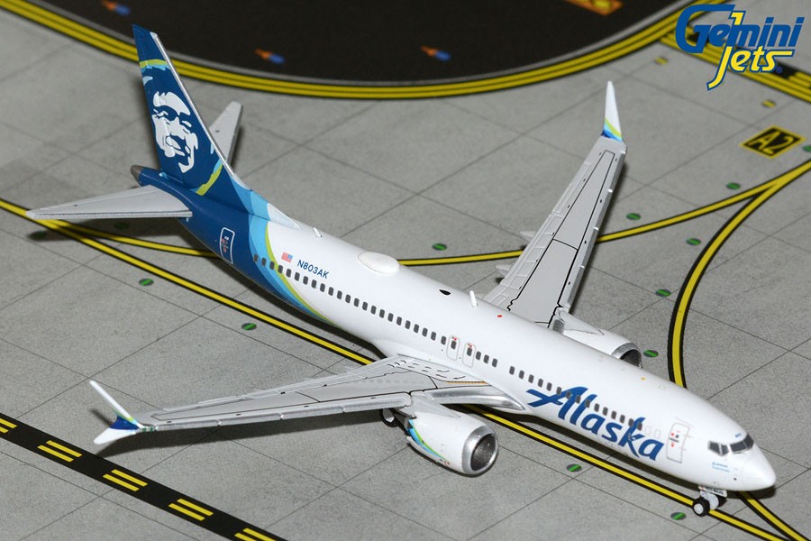 Alaska Airlines B737 MAX 8 Reg: N803AK GJASA2392 Scale 1:400
