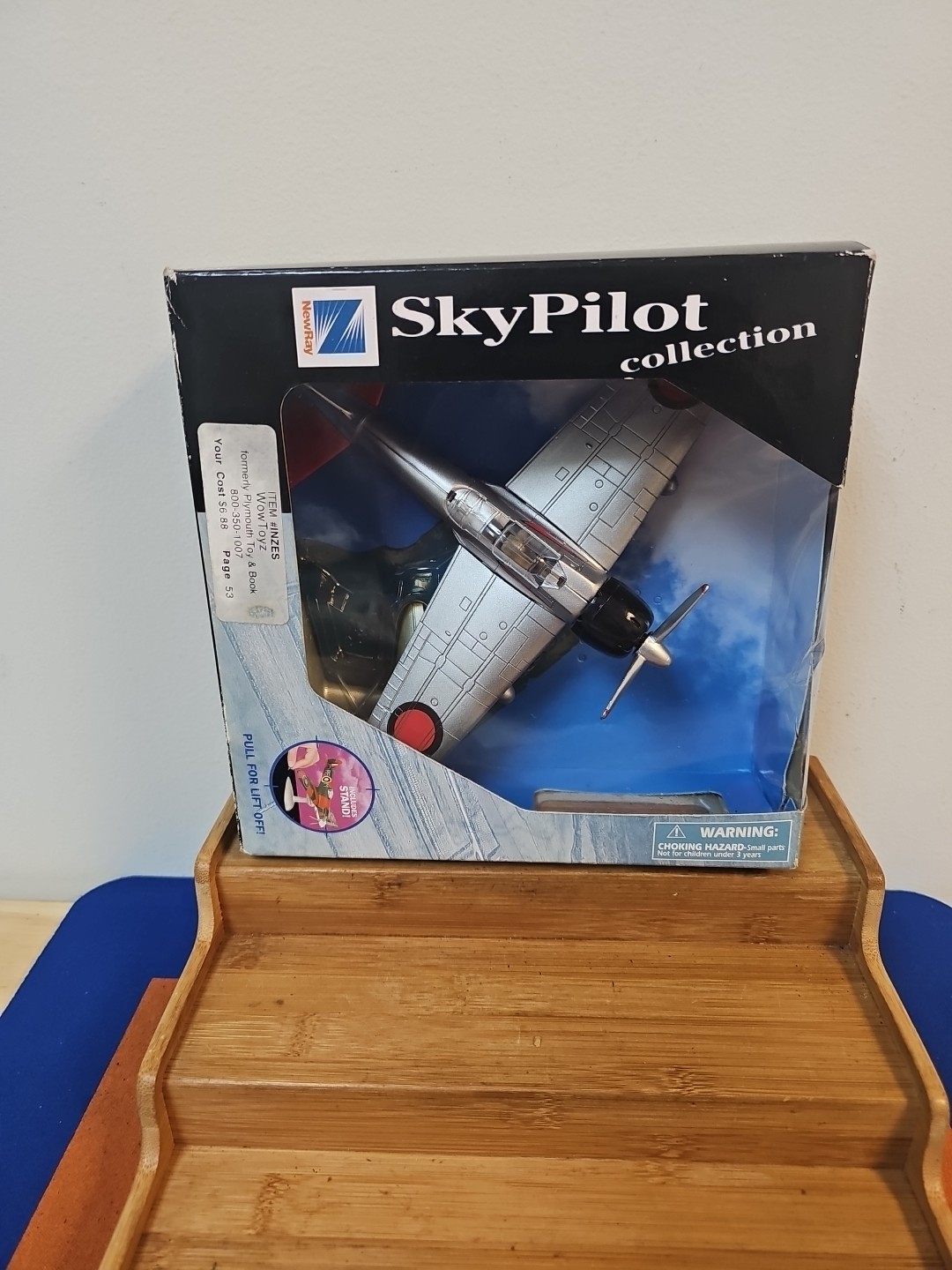 1:48 Scale Sky Pilot Collection By EXCITE® No. 20203 with Stand Grey V-190