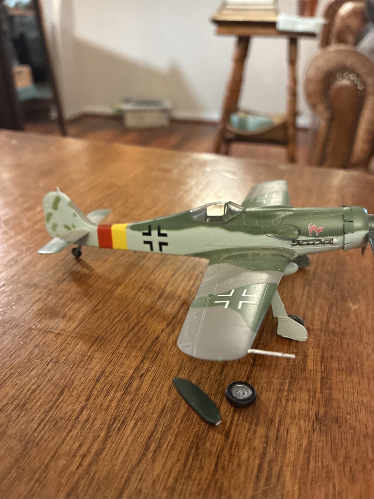Easy Model 1:72 Fw 190D Luftwaffe, Needs Minor Repairs