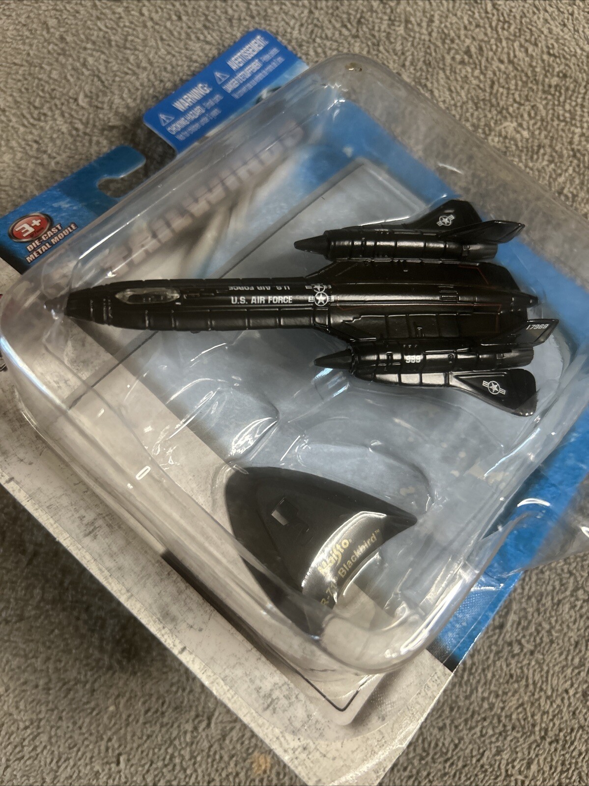MAISTO TAILWINDS SR-71 BLACKBIRD FRESH METAL LOCKHEED NORTHROP W/STAND