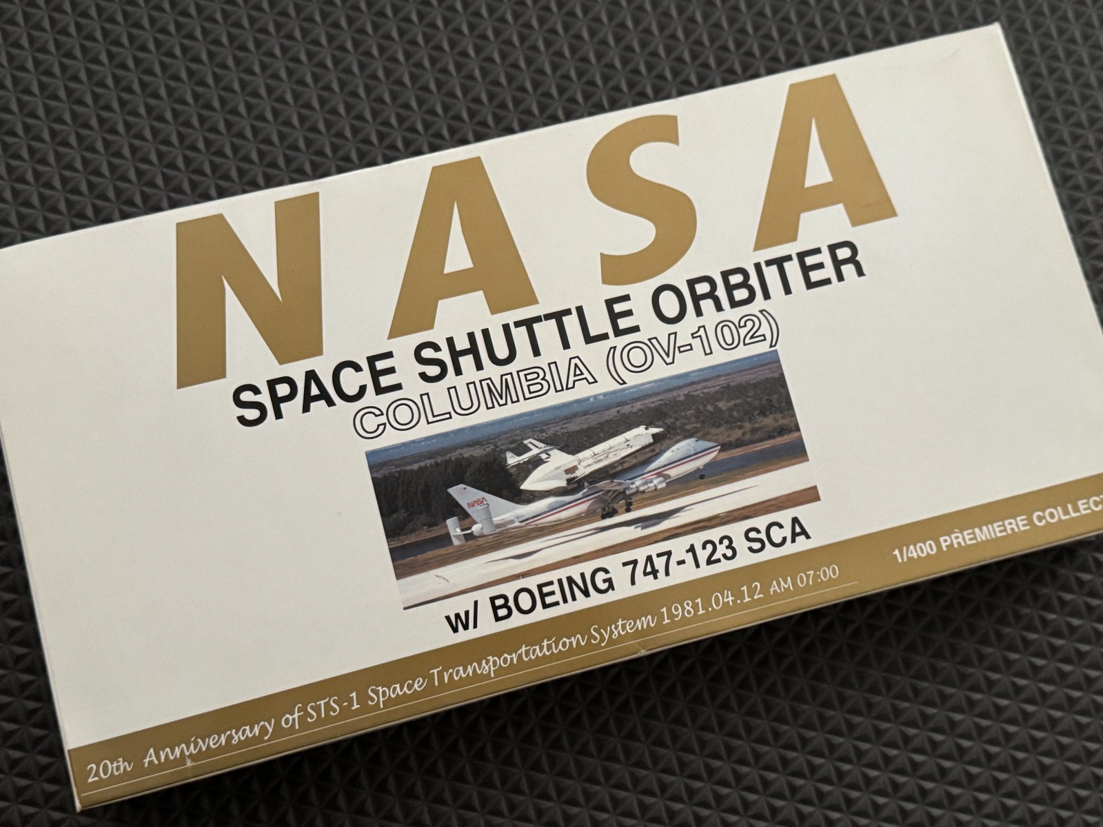Dragon Wings NASA Space Shuttle Columbia w/Boeing 747-123 1:400 Scale Diecast
