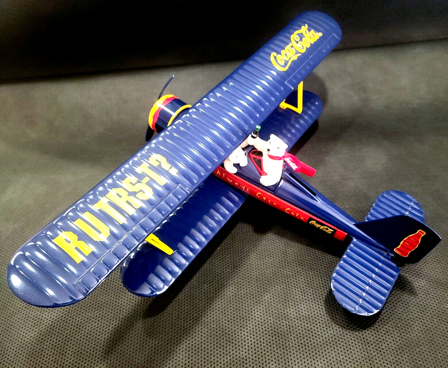 1997 ERTL Model F601 Die-Cast BiPlane with Polar Bears – Coca Cola Collectible