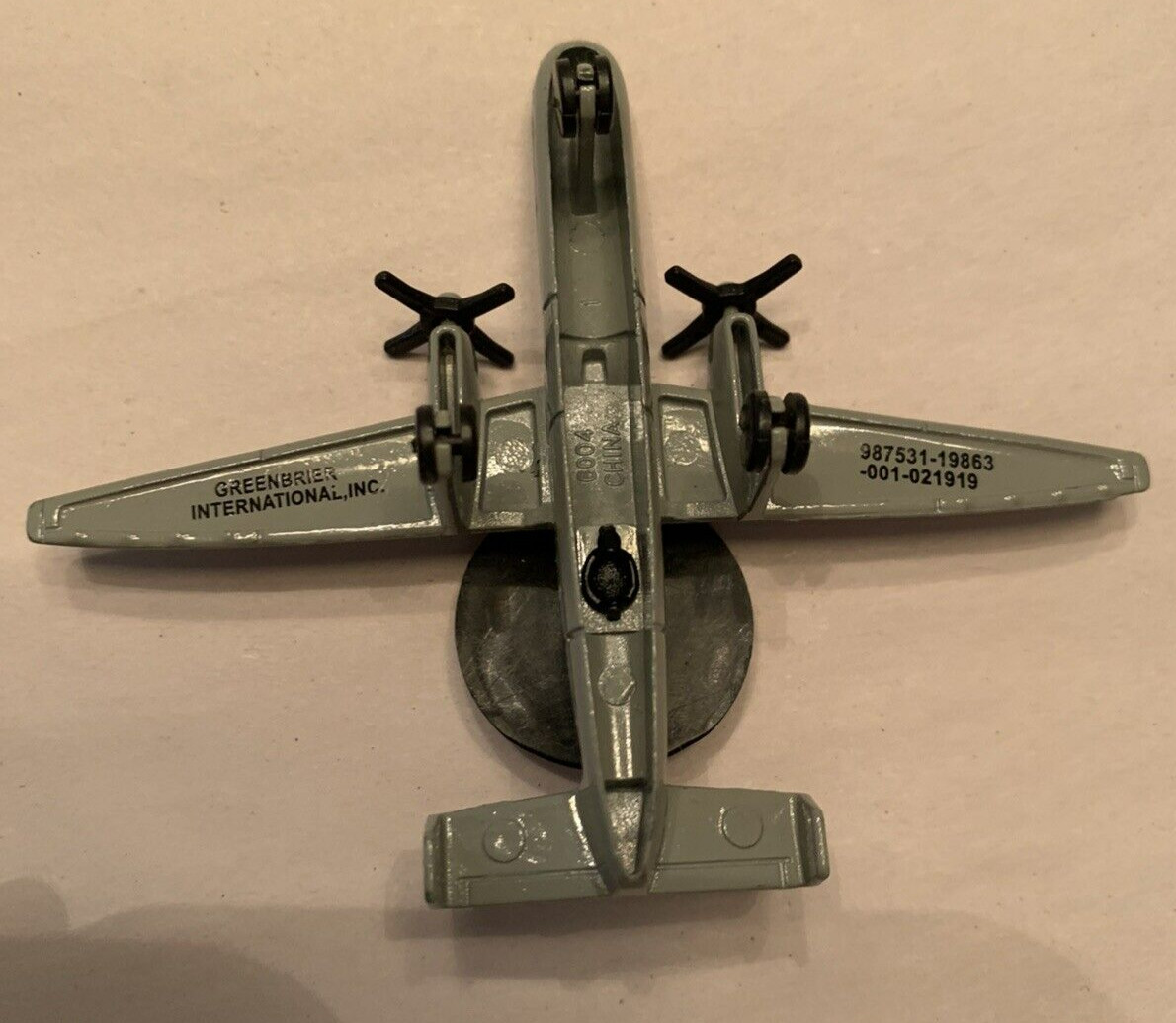 4 Diecast type airplanes