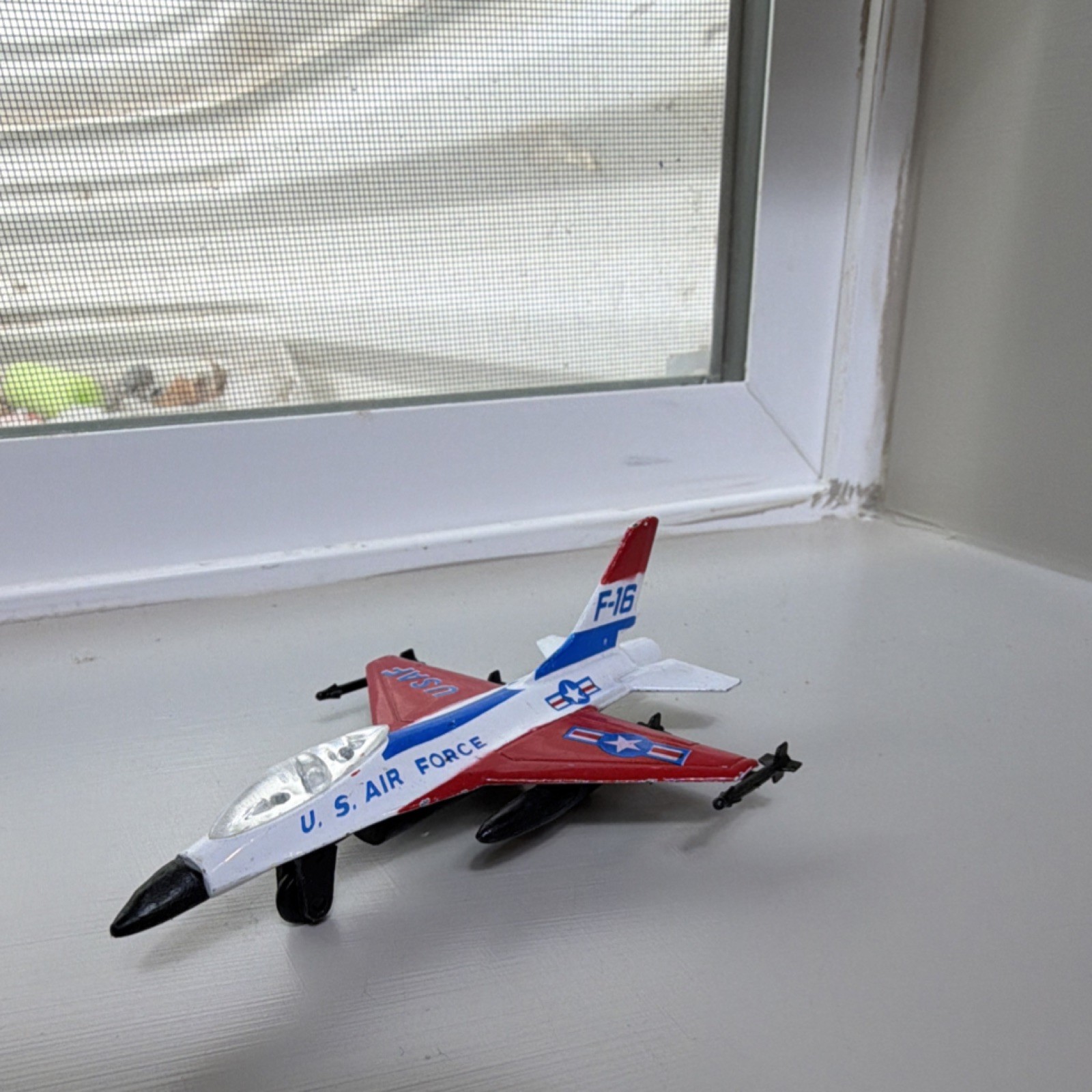 Lockheed F-16 Diecast Military Airplane U.S. Air Force Red White Blue Black