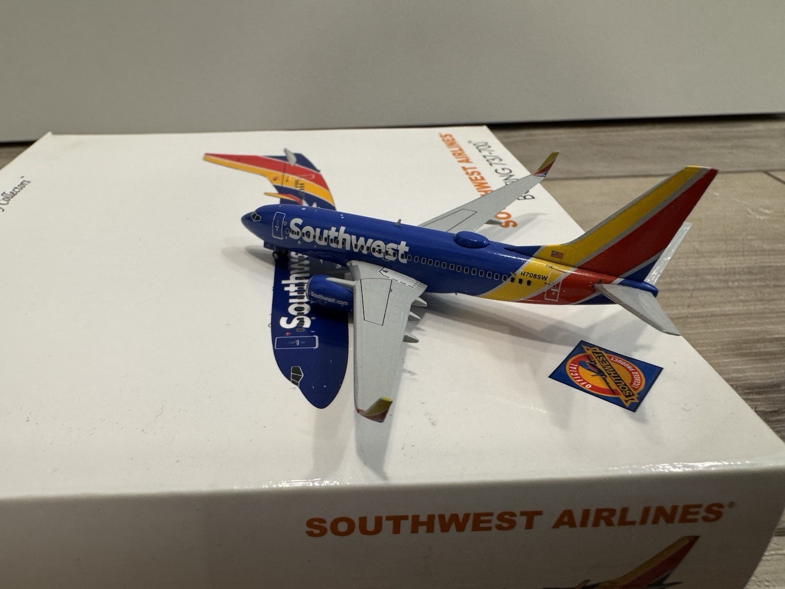 1/400 Gemini Jet Southwest 737-700 GJSWA1461 N708SW