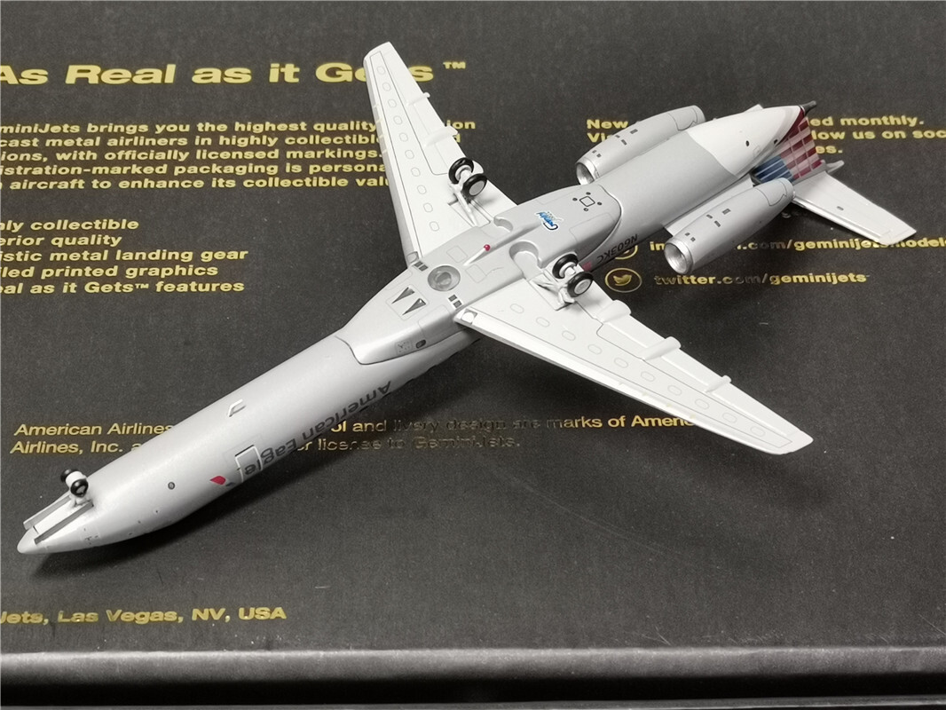 1:200 Geminijets American Airlines EMBRAER ERJ-145 Plane Diecast Aircraft Model