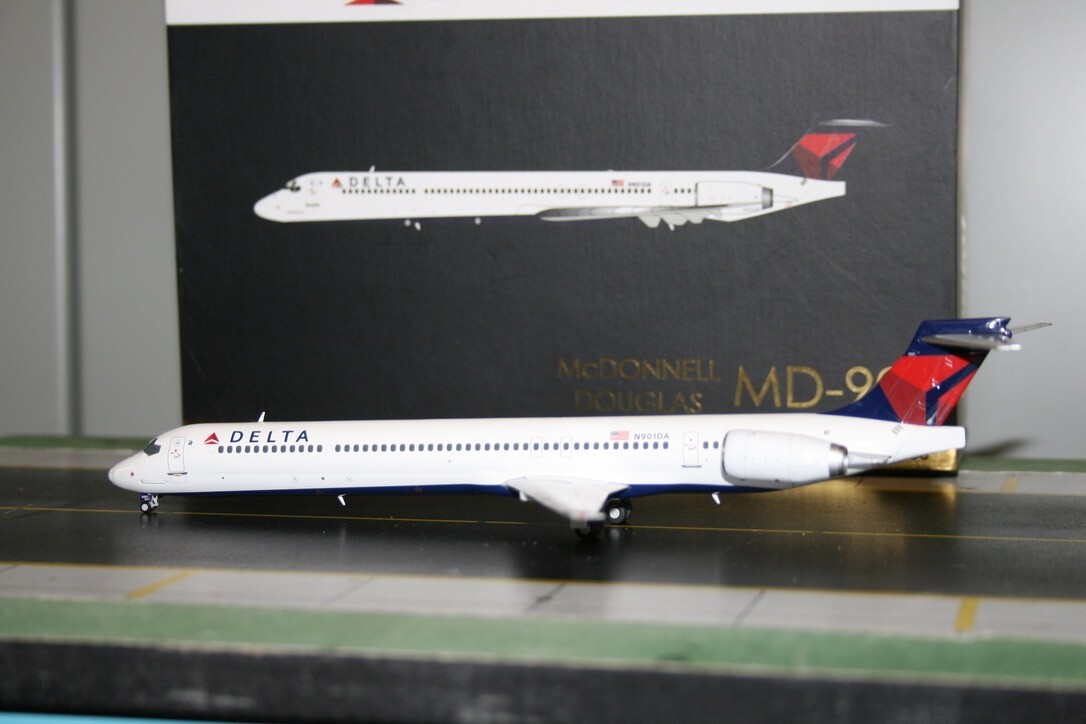 Gemini Jets 1:200 Delta Airlines McDonnell Douglas MD-90 N901DA (G2DAL436)