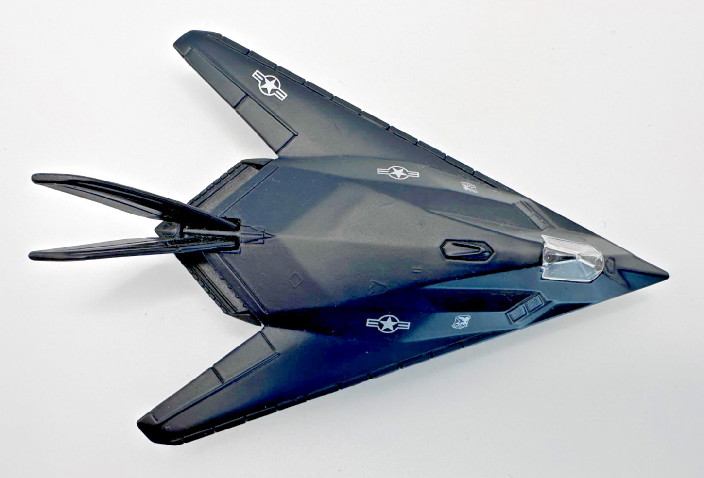 Maisto USAF F-117A Stealth Nighthawk Stealth Military Plane Black