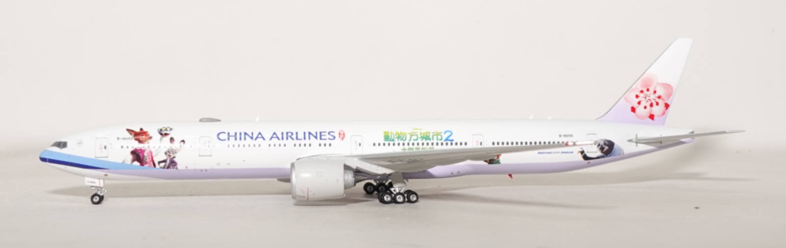 1:400 Phoenix Models China Airlines B 777-300 B-18055 92836 PH404680 Airplane…