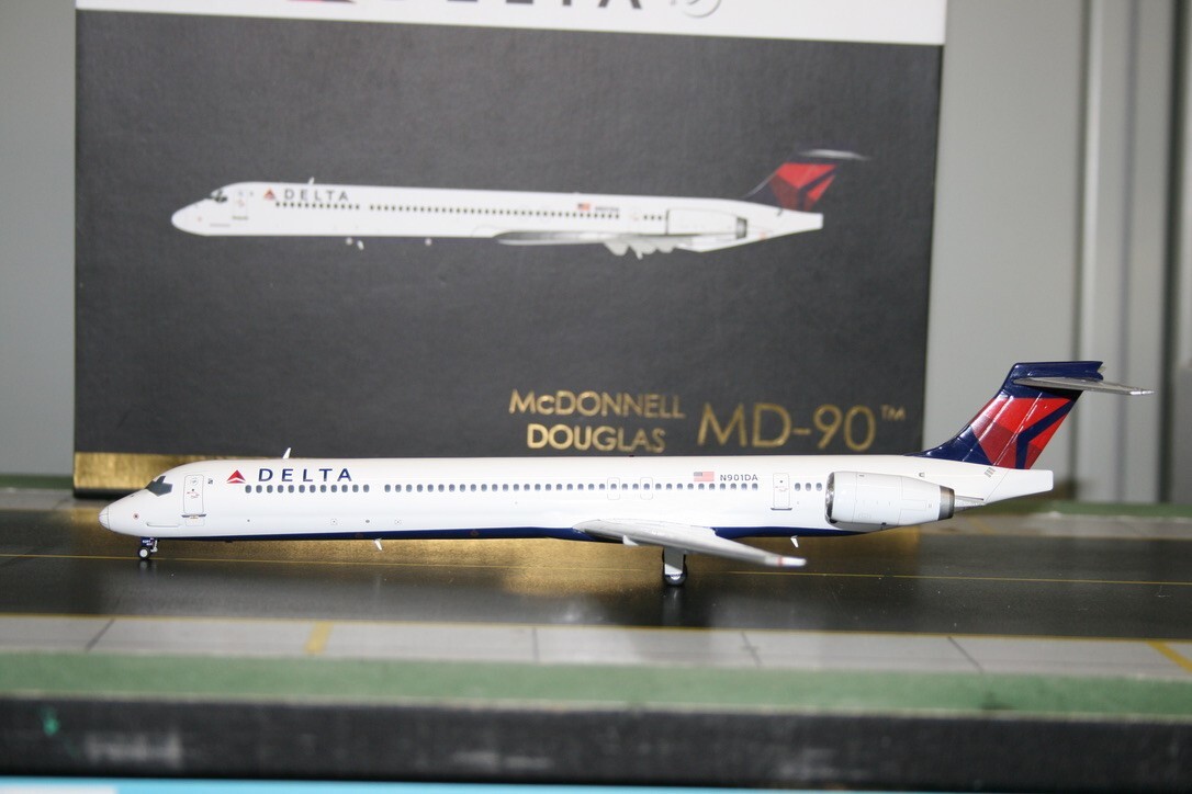 Gemini Jets 1:200 Delta Airlines McDonnell Douglas MD-90 N901DA (G2DAL436)
