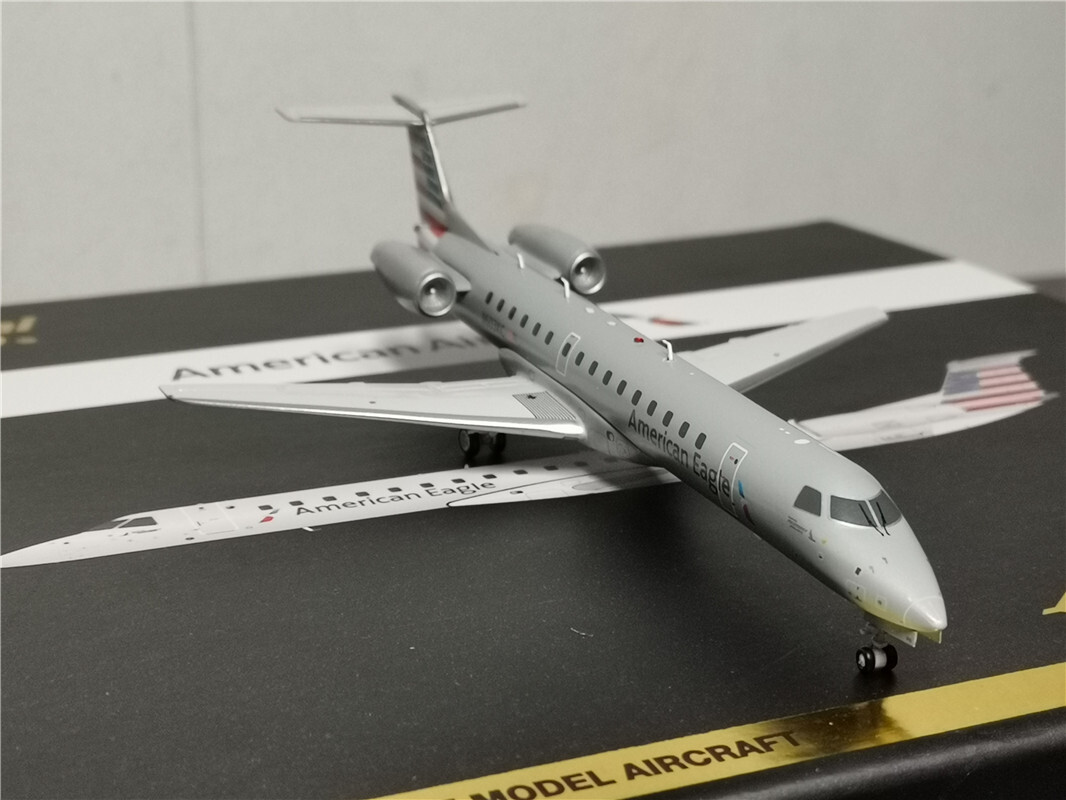 1:200 Geminijets American Airlines EMBRAER ERJ-145 Plane Diecast Aircraft Model