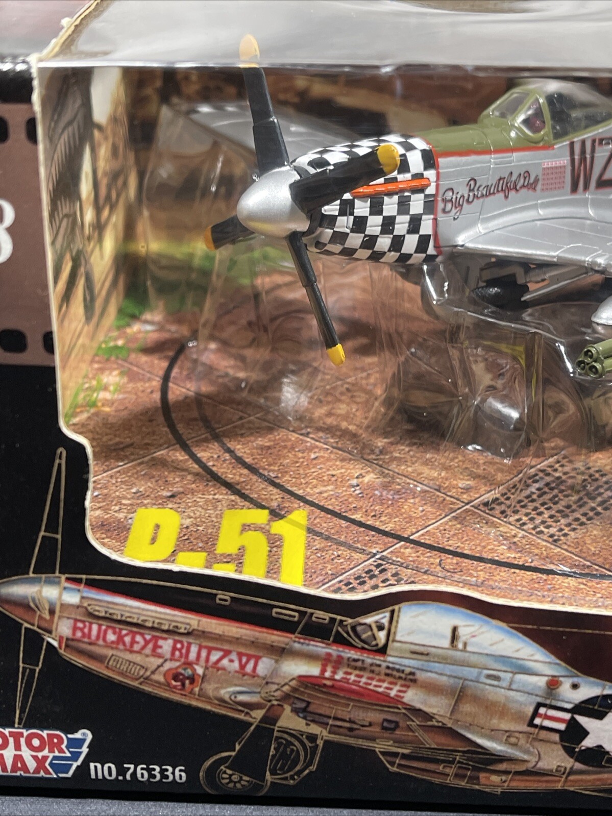 Motor Max Die-cast Metal and Plastic P-51 Mustang Plane 1:48 Scale