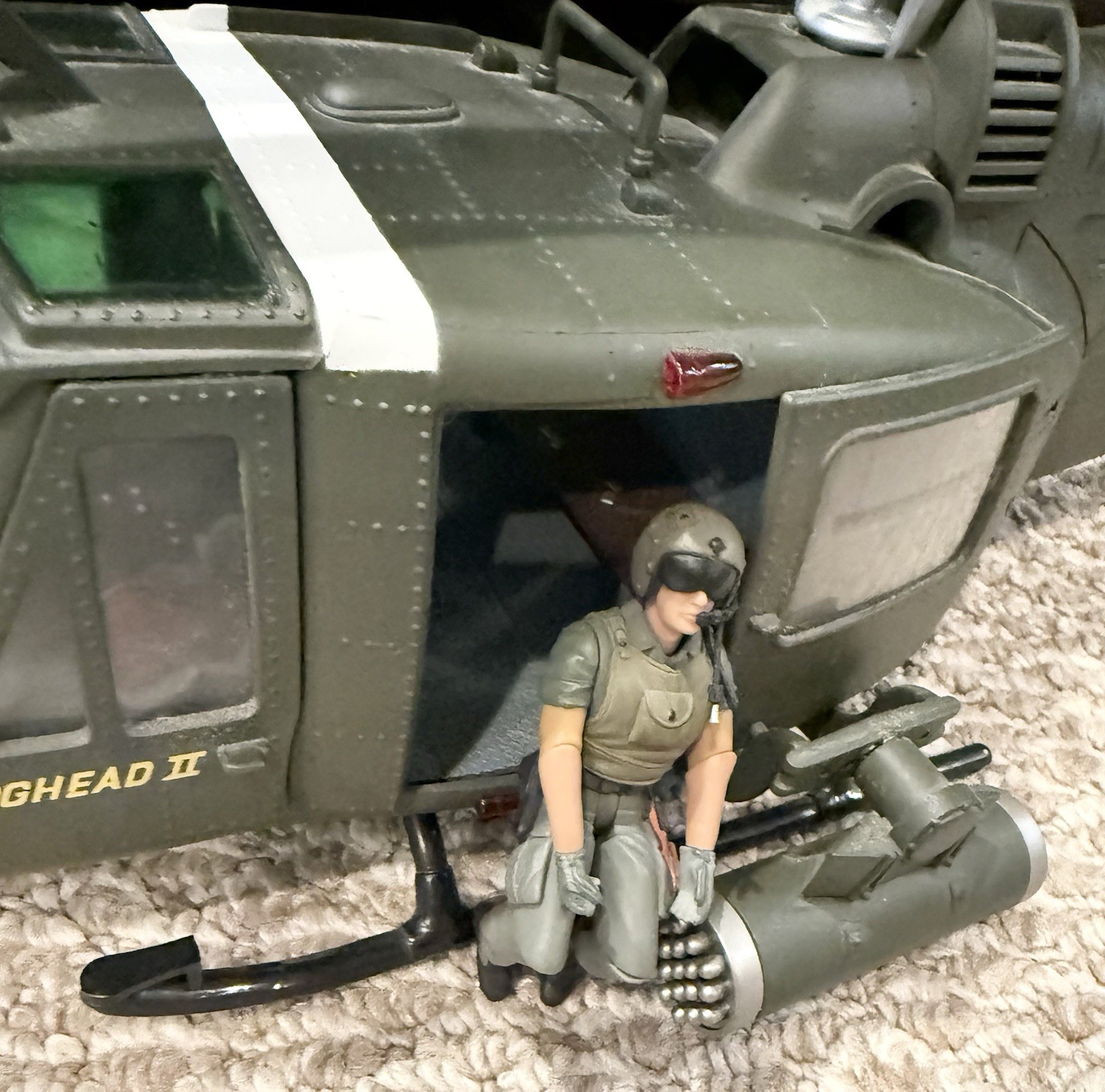 21st Century 1:18 UH-1C Huey Helicopter Hoghead II Vietnam MISSING REAR ROTOR