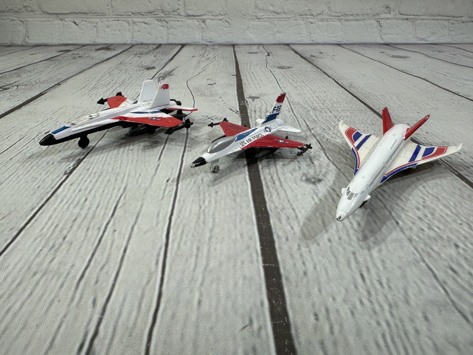 Lot Of 3 Diecast Toy Fighter Jets F-16, F-18 Hornet & Supersonic Red White Blue