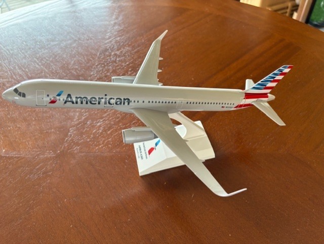 Skymark’s Scale 1/150 A321 American Airlines, brand new. good for collectors.