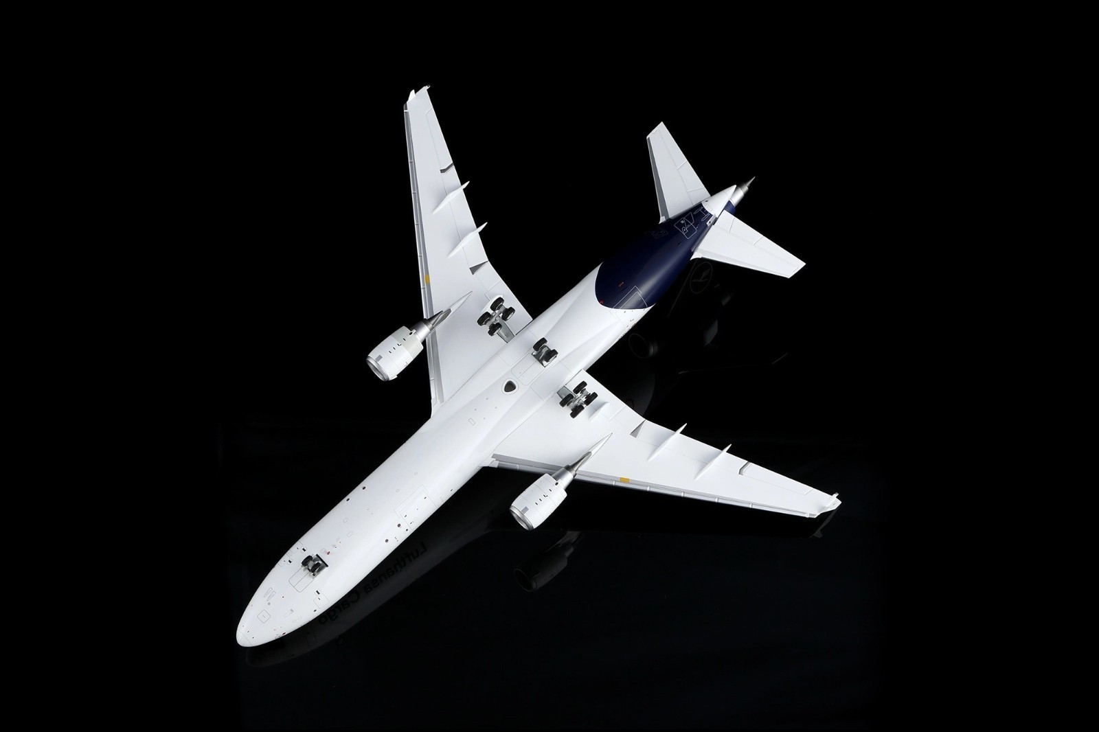 SQwings Lufthansa MD-11F D-ALCC “Thank you MD-11, Farewell” 1/200 L2104