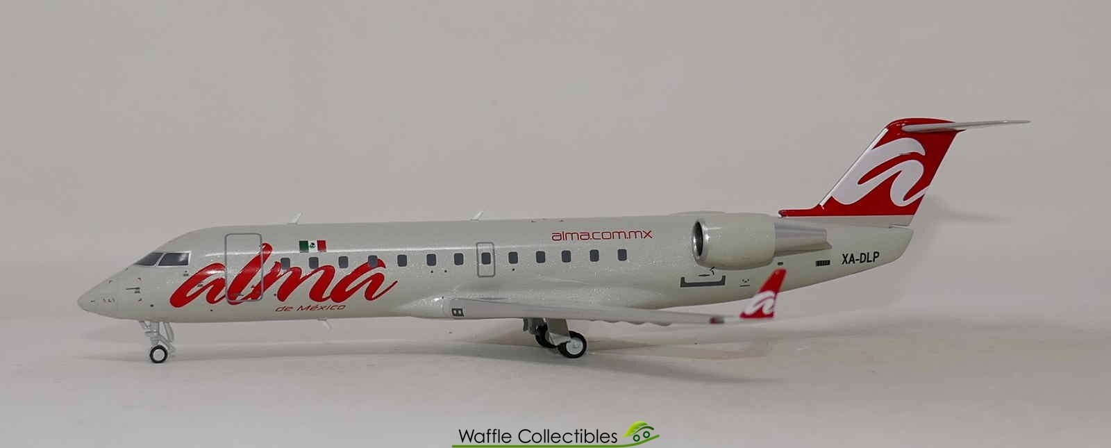 1:200 NG Models Alma de Mexico CRJ200 XA-DLP 87595 52085 Airplane Model