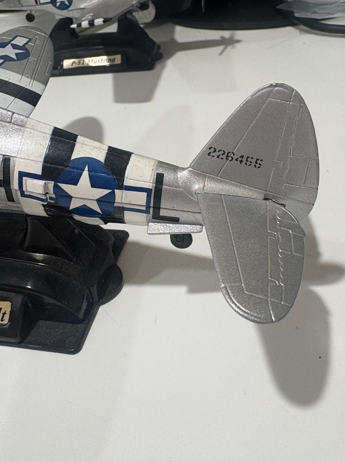 1:45 die-cast P-51 MUSTANG and FP-47 THUNDERBOLT Planes (lot of 2)