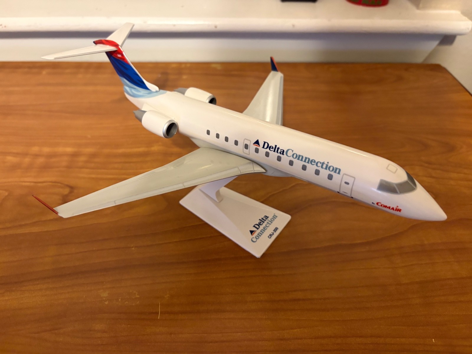 1:200 Model Airplane-CRJ 200 (Delta)-10 inches long