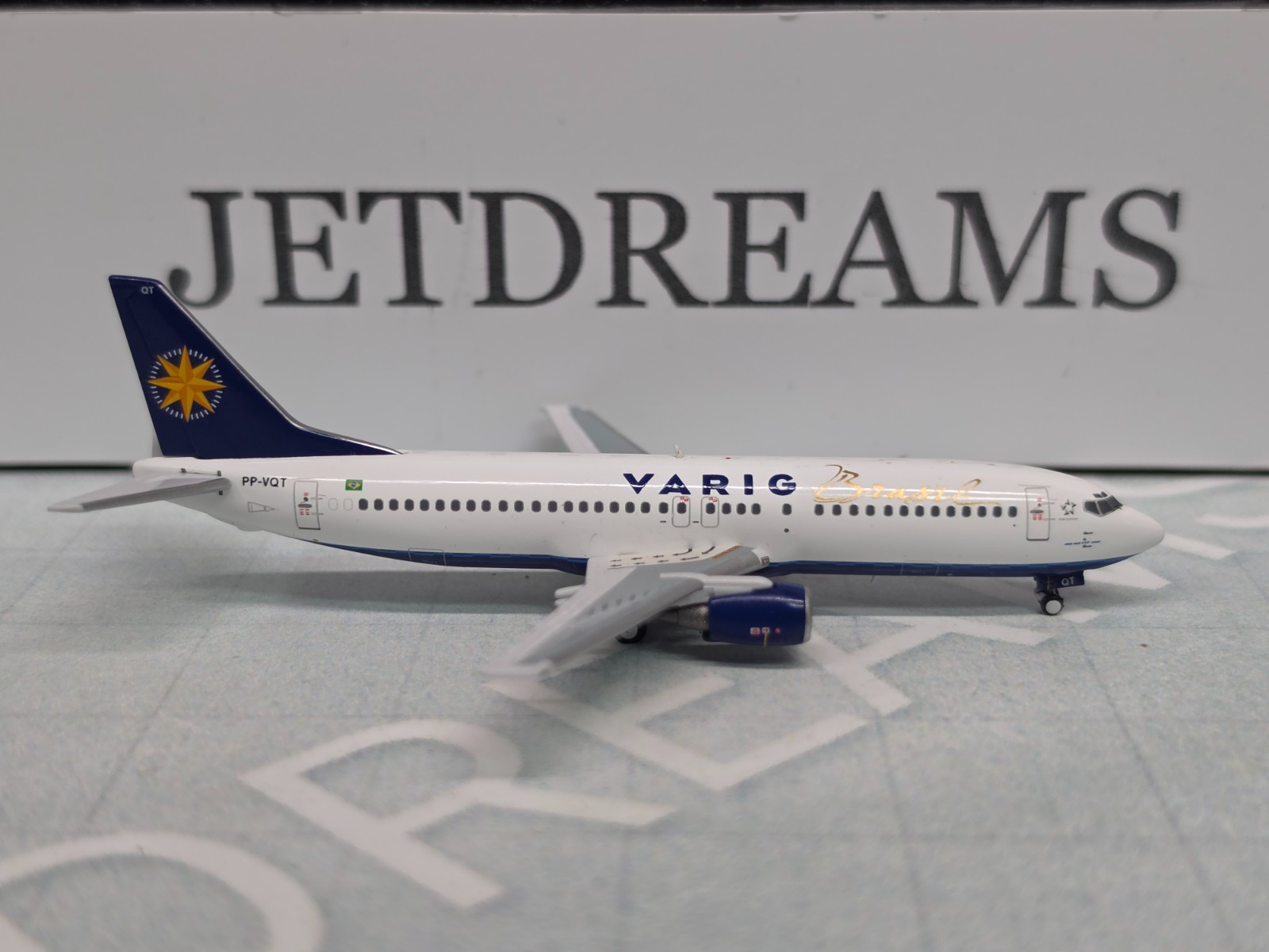 1/400 VARIG BRASIL BOEING 737-400 1996’S COLORS PP-VQT PANDA MODEL