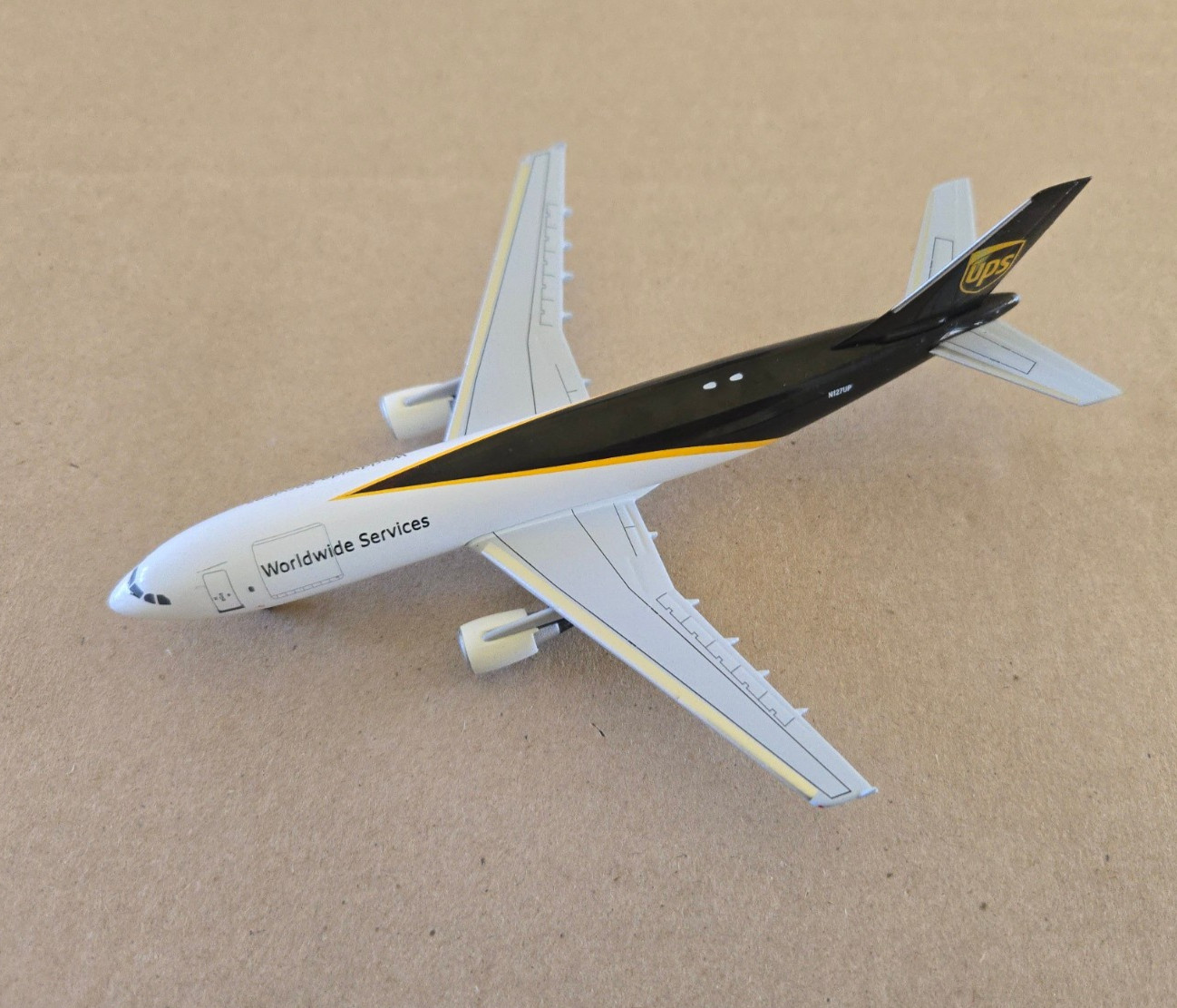 1:400 Airbus A300-600F UPS United Parcel Service N173UP AeroClassics