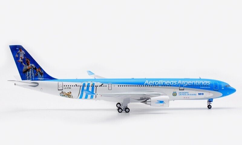 1:200 30CM B-Models Aerolineas Argentina AIRBUS A330-200 Airplane Diecast Model