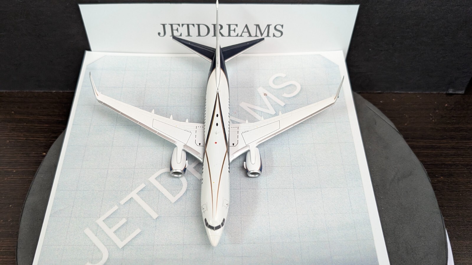 1/200 BOEING AIRCRAFT BUSINESS JETS 737-700 700BBJ HOUSE COLORS N839BA JC WINGS