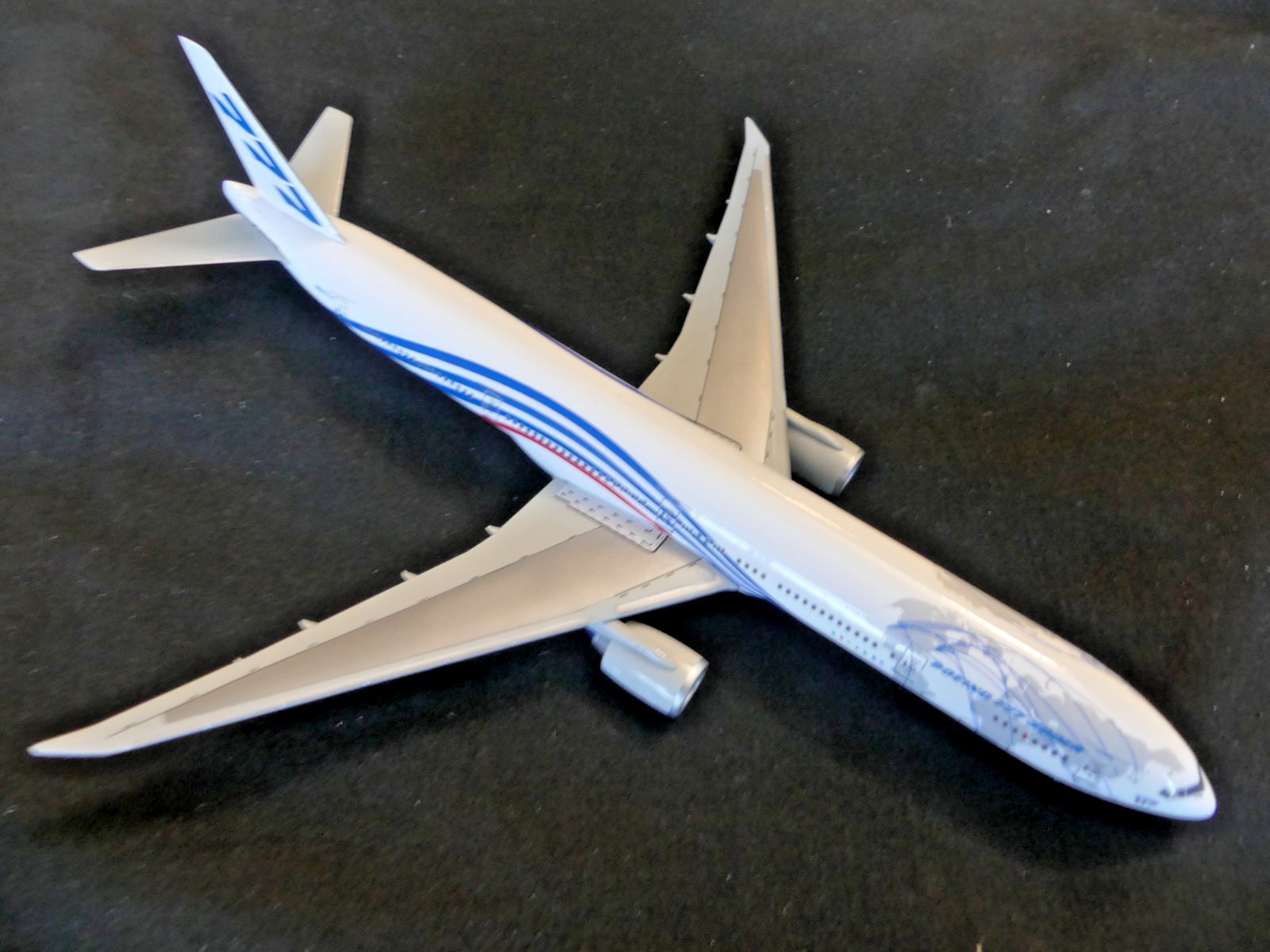 Boeing 777 model by Jet-X (1/400 scale) in Boeing “house colors.”