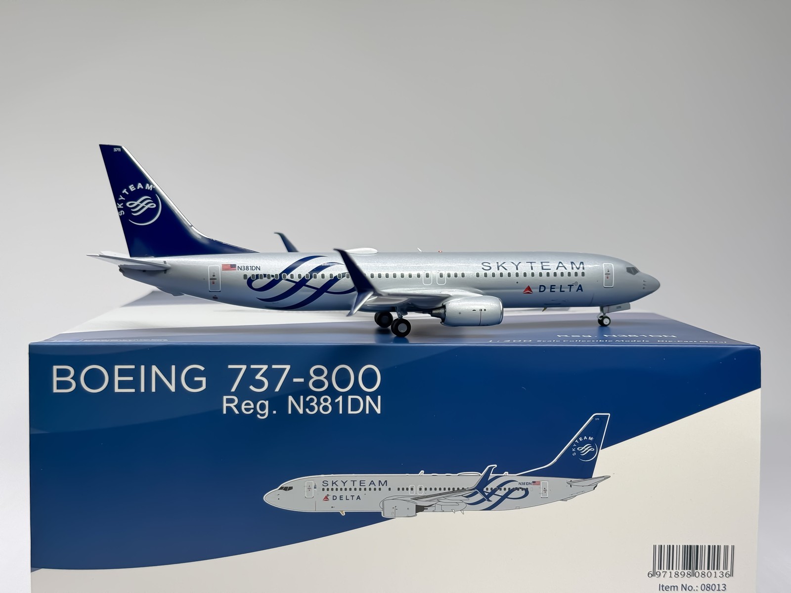 Delta Air Lines Boeing 737-800 1:200 NG Models N381DN (NGM08013)