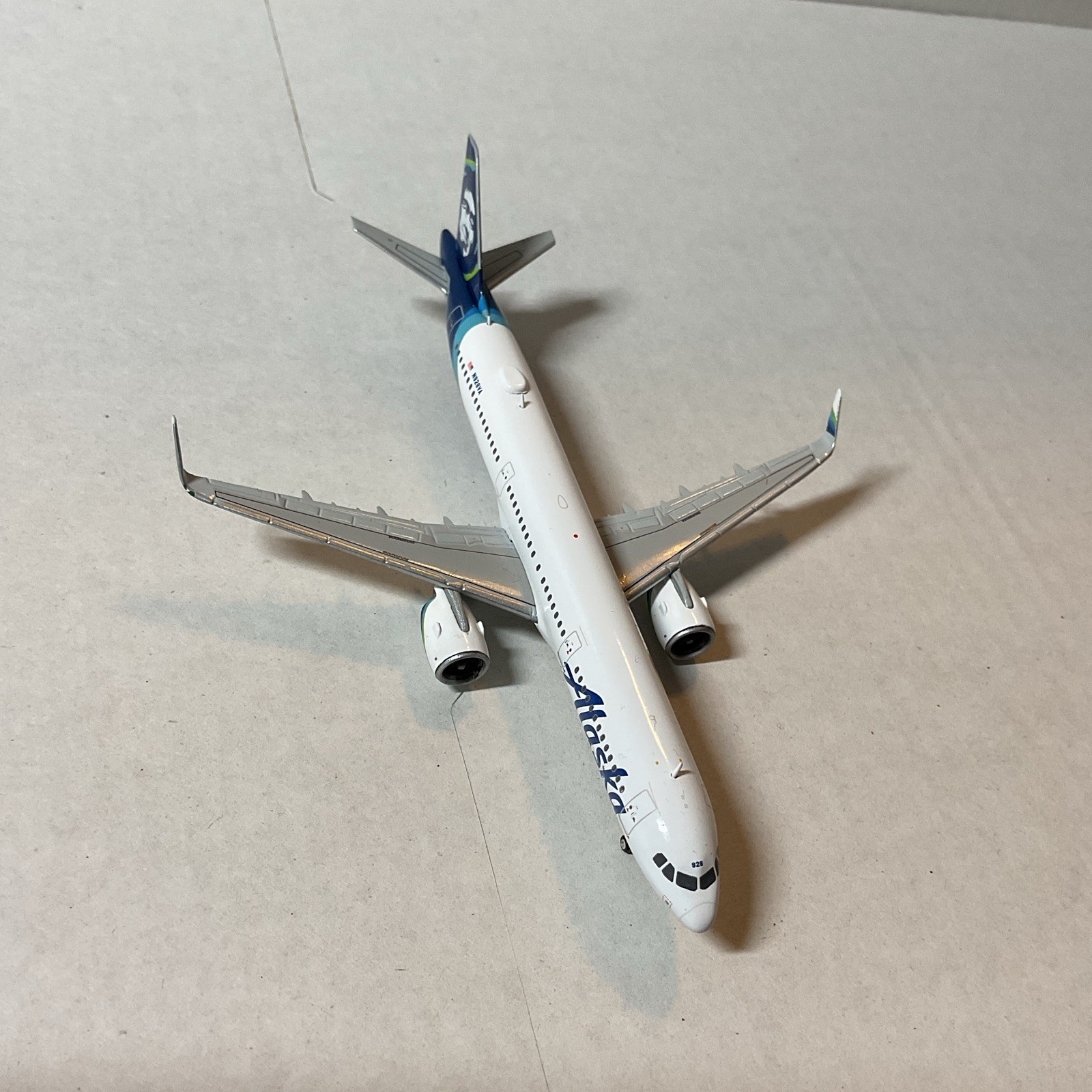 GeminiJets Alaska Airlines Airbus A321neo N929VA 1:400 Diecast Airliner w/ Stand